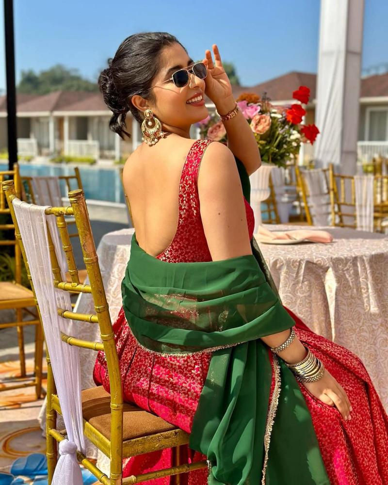 nikita-sharma-cute-photos